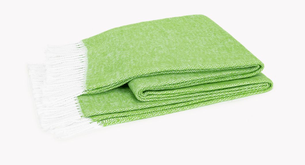Pezzo Throw, Grass